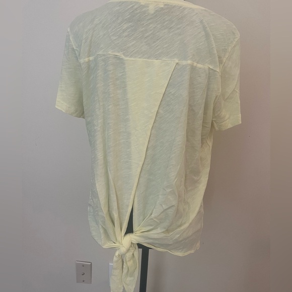 Sundry women’s size 3 (L) yellow “Darlin” print crew neck t-shirt with back tie - Picture 4 of 4